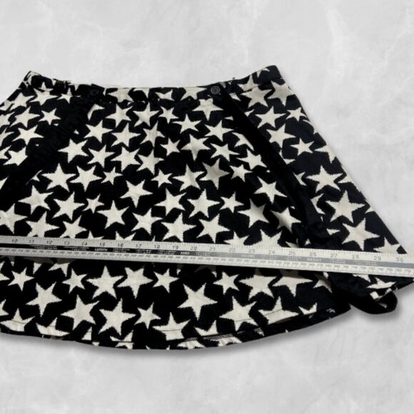 Tripp NYC Star Print Skirt Zipped Closure Detachable Strap Black White XL W NWOT - Picture 3 of 12